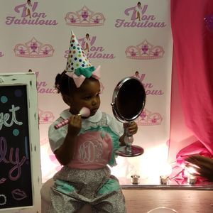 Meet your Posher, Emanuel